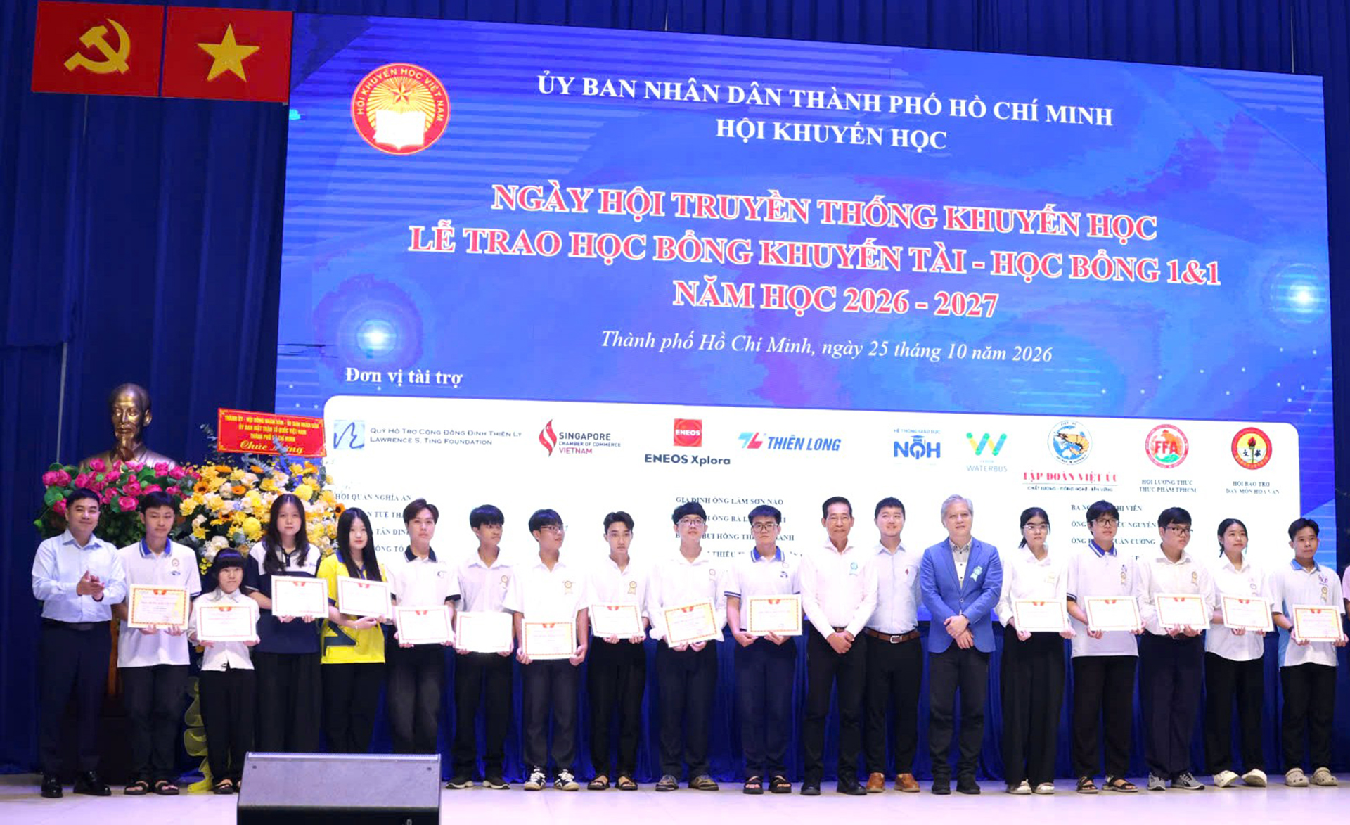 TP Hồ Chí Minh: Hơn 1,8 tỷ đồng học bổng khuyến tài trao tặng sinh viên